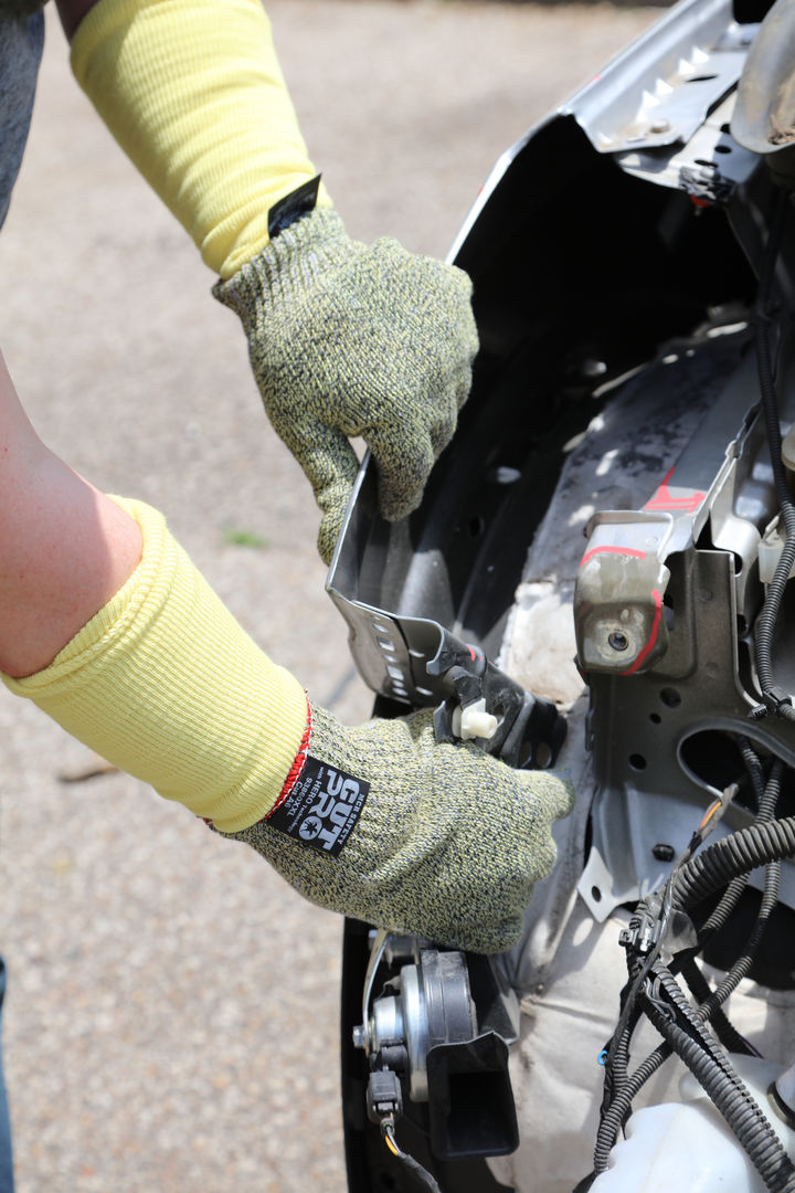 93860 - MCR Safety CutPro® with Hero™ Technology - 7 Gauge Regular Weight Shell - Made with ARX® Aramid Fibers - Uncoated Cut Resistance * NOTE ROLLING CHANGE* This glove is transitioning from Cut level A6 to A7 See Details Below **