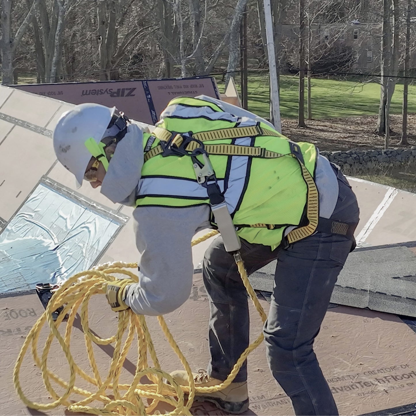 DXFP101025 DEWALT 25 ft. (7.6 m.) Vertical Lifeline Polydac Rope with Snap Hook and Taped End