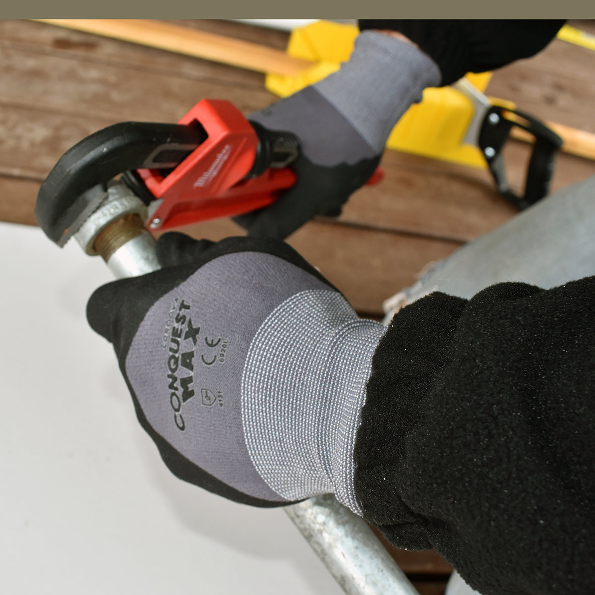 Conquest Max™, Nitrile, Micro-Foam, Dots: #6920