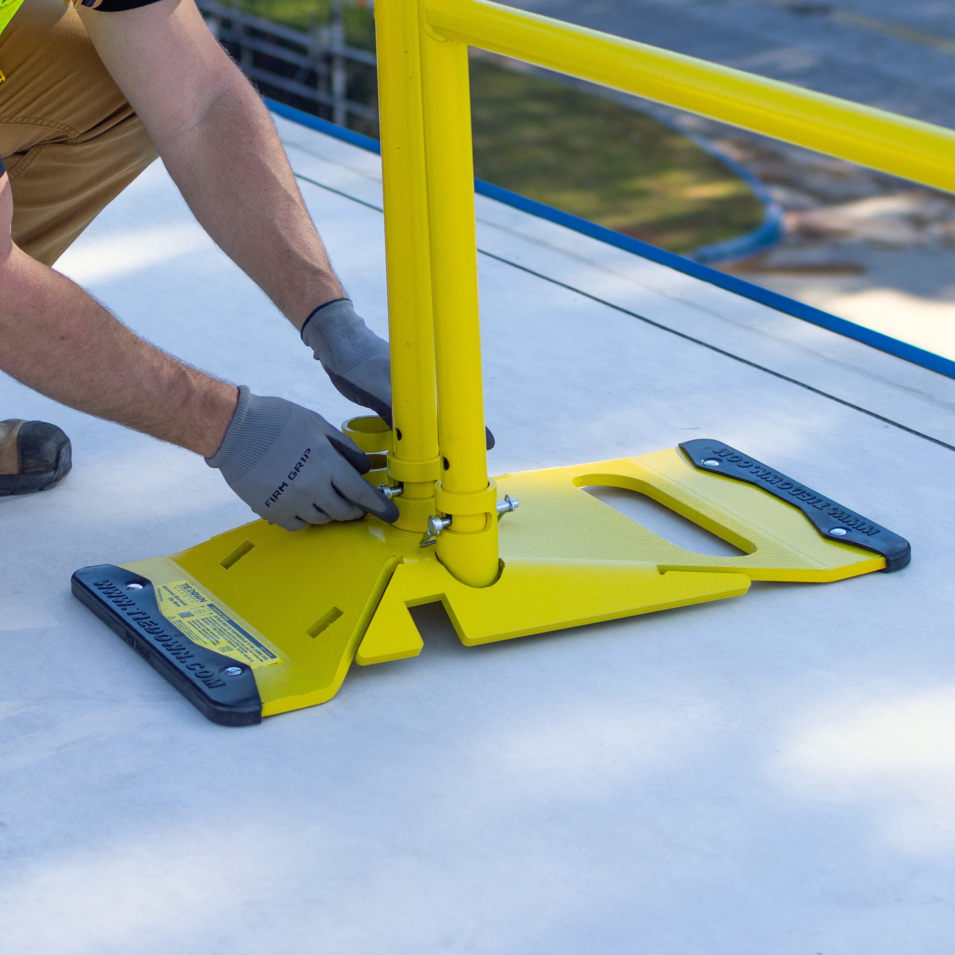 Tie Down 70762 Stack Pallet Kit - 11 Yellow 10 ft. Guardrails & 12 Socket Bases