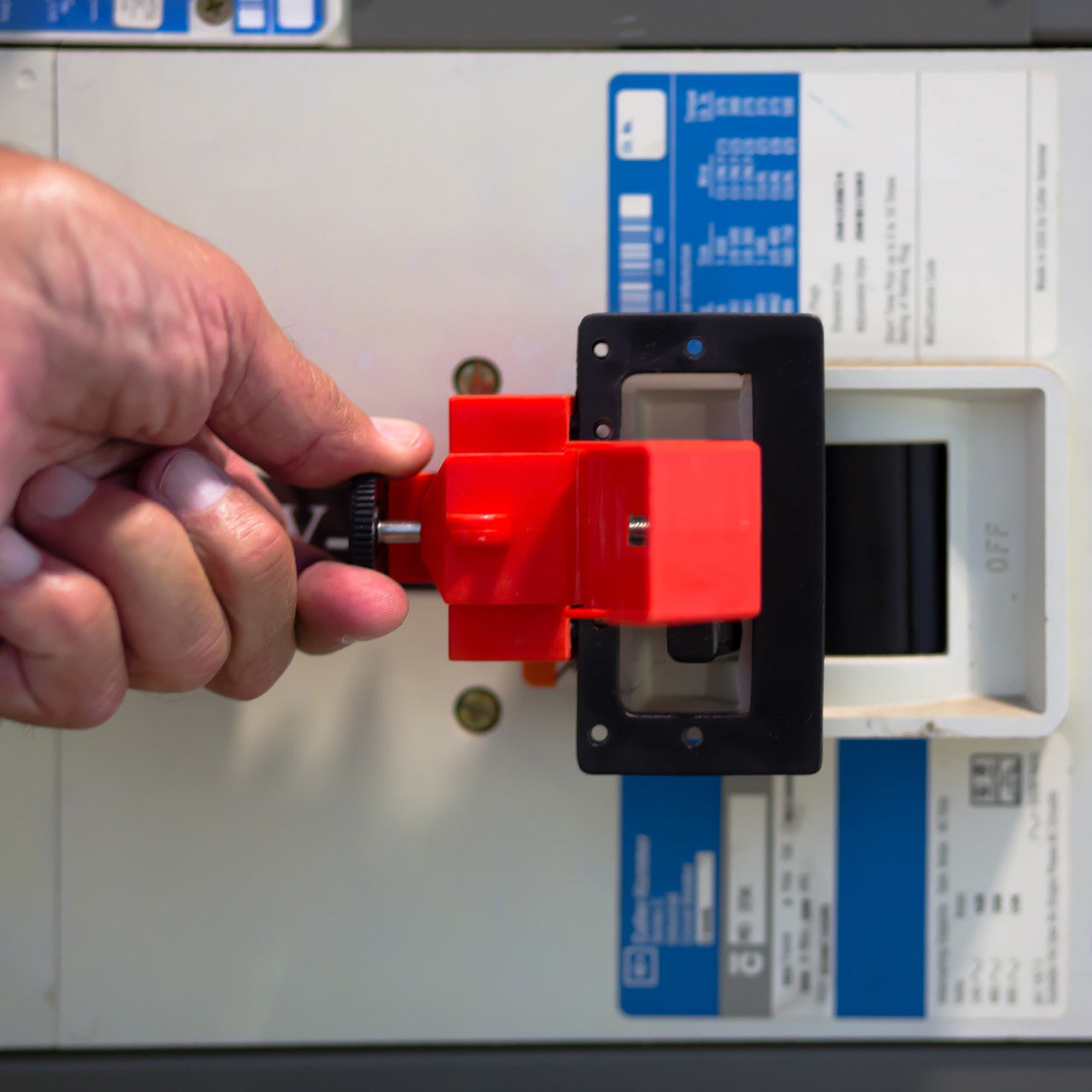 ZING 480/600V Clamp-On Breaker Lockout Large .. - official Zing product image 3