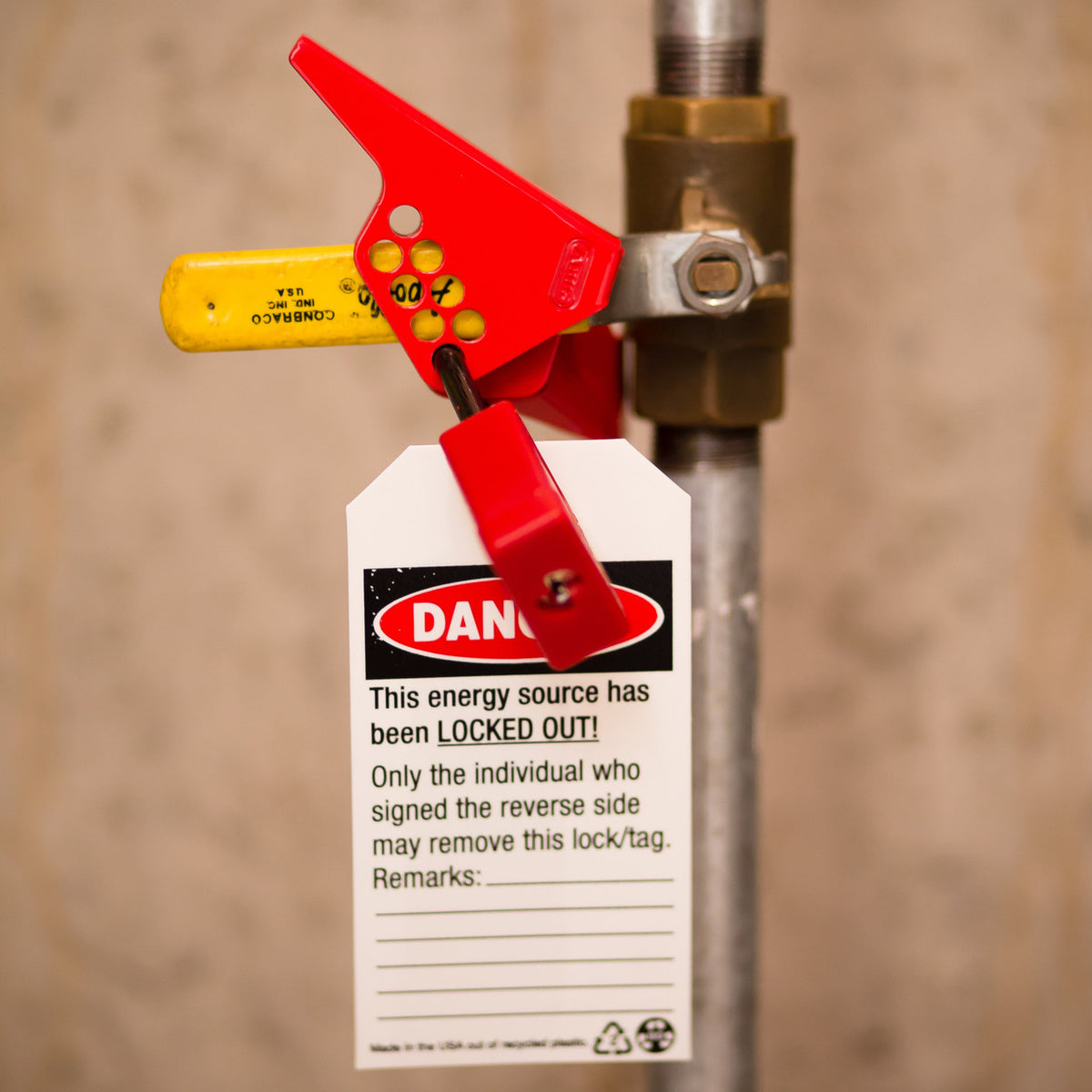 ZING Ball Valve Lockout, 1 Piece Steel Small 1/4" To 1" - official Zing product image 3