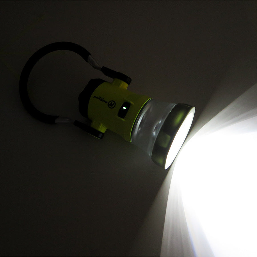 Trainman Lantern Clear LED With Magnet 3 C batteries included