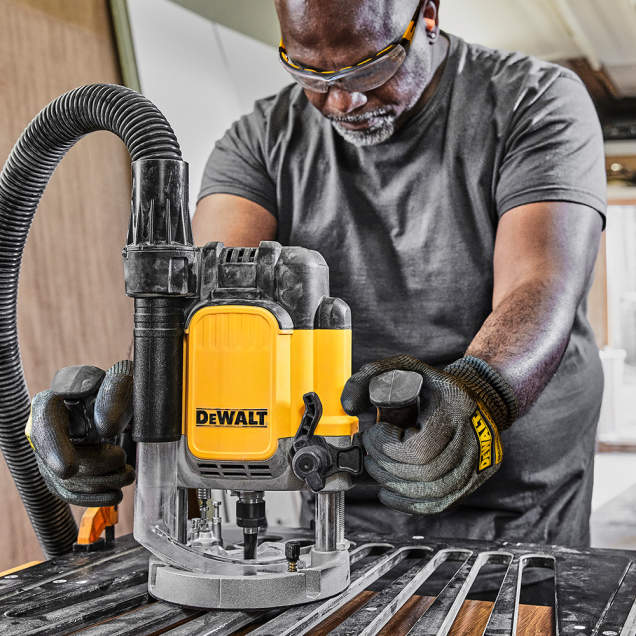 DEWALT DPG860 Touchscreen Nitrile A5 Cut Glove