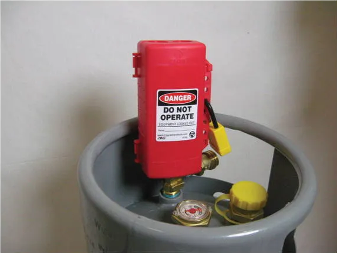 ZING Universal Forklift-Valve-Plug Lockout .. - official Zing product image 2